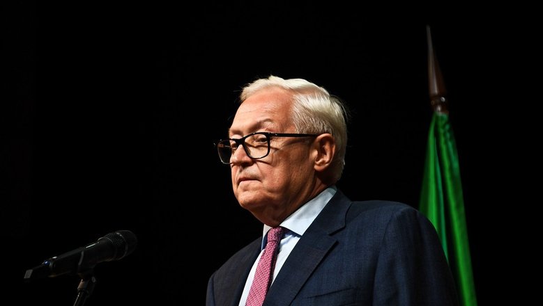 Диалог РФ и США по стратегической стабильности остановлен: в МИД объяснили отказ от попыток реанимировать ДСНВ