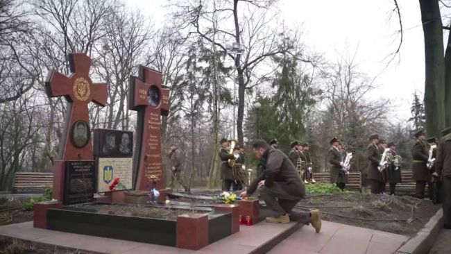 Круговорот нацизма в природе: При Мельнике никакого Зеленского на свете не было бы
